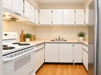 205 8231 GRANVILLE AVENUE, Richmond BC V6Y 3A4