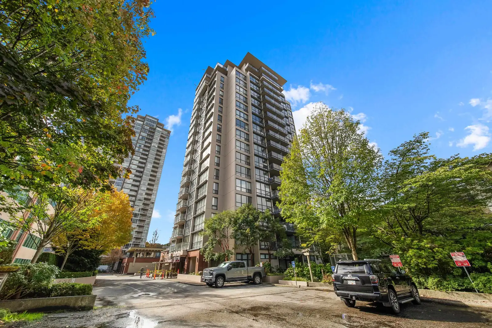 805 2959 GLEN DRIVE, Coquitlam BC V3B 0B8