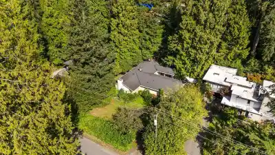 355 MATHERS AVENUE, West Vancouver BC V7S 1H2