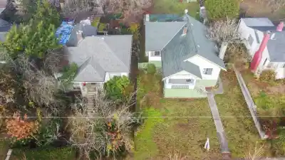438 W 14TH STREET, North Vancouver BC V7M 1P7