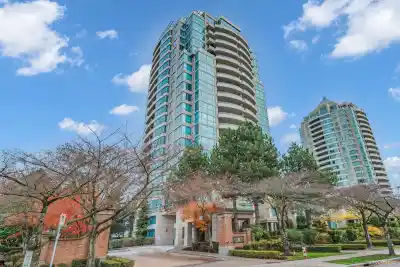 802 6611 SOUTHOAKS CRESCENT, Burnaby BC V5E 4L5