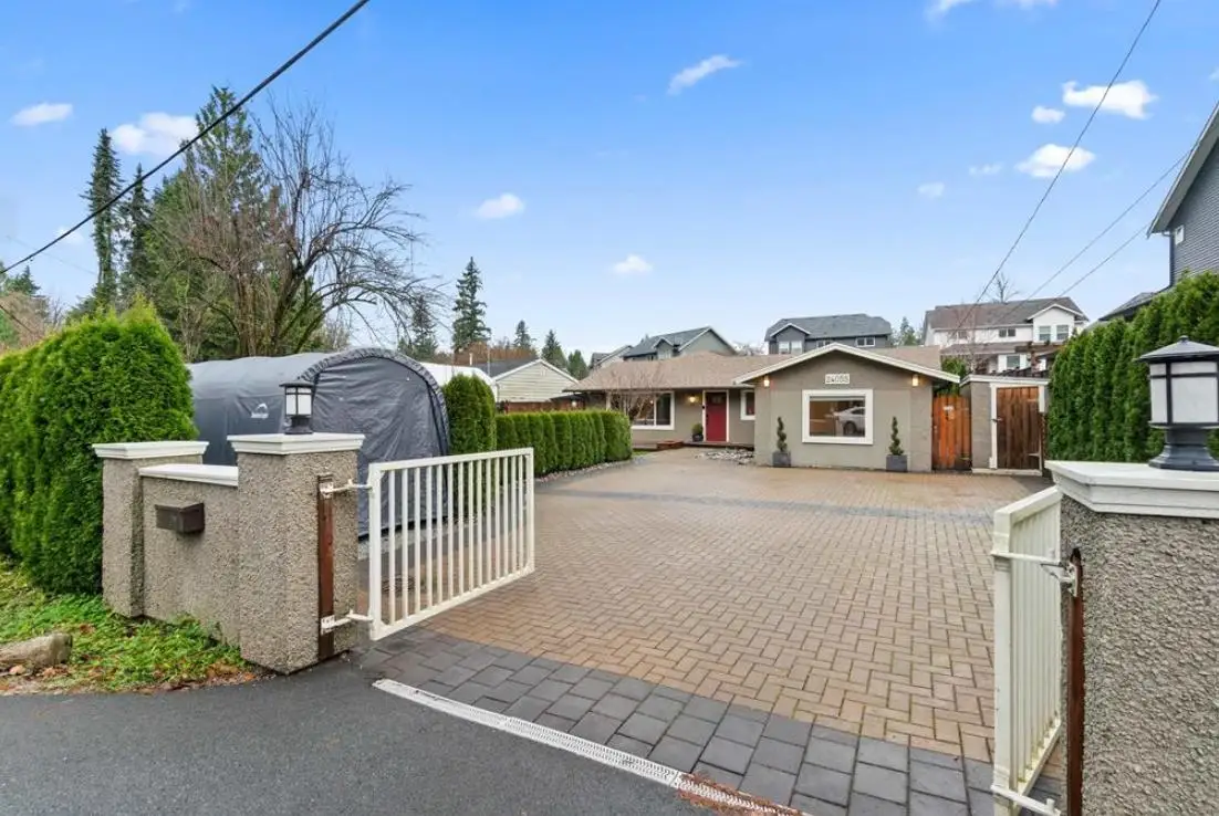 24055 FERN CRESCENT, Maple Ridge BC V4R 2S1