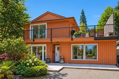 6438-6440 DOUGLAS STREET, West Vancouver BC V7W 2G2