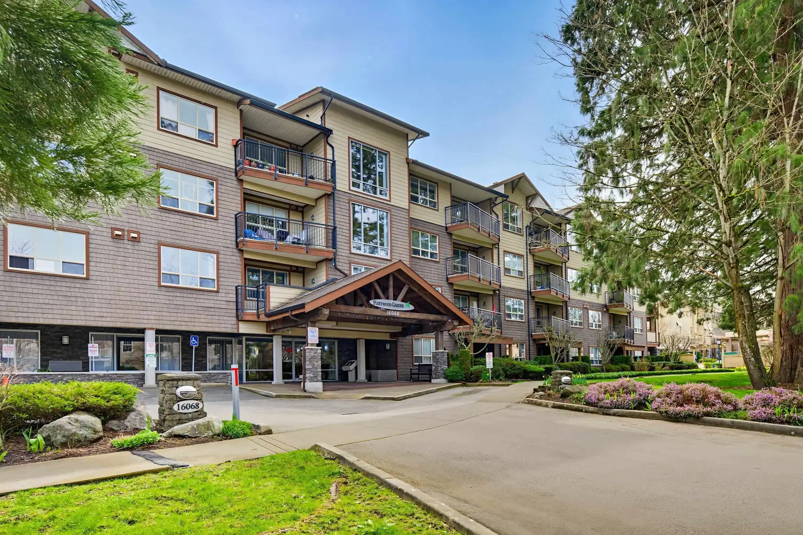 202 16068 83 AVENUE, Surrey BC V3S 8M2