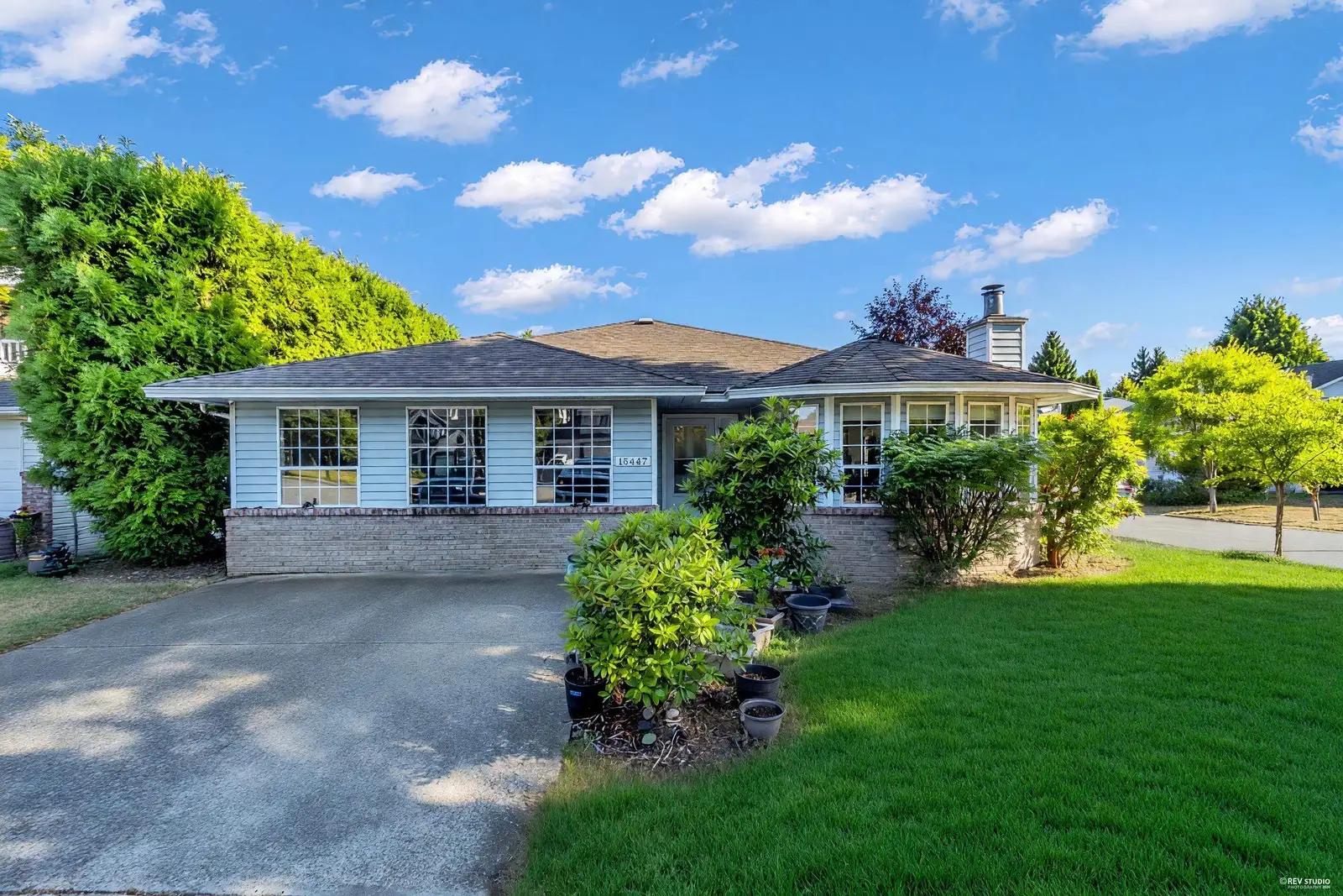 15447 92A AVENUE, Surrey BC V3R 9B2
