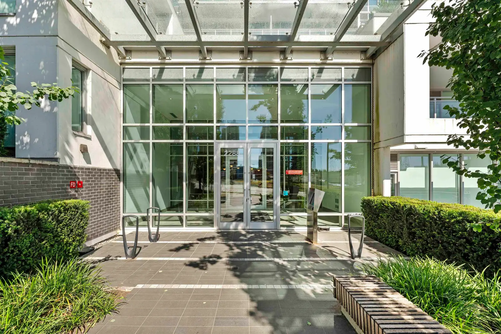 802 2288 ALPHA AVENUE, Burnaby BC V5C 0L9