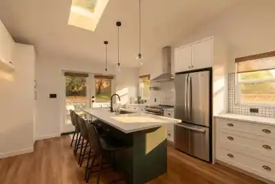 8029 WESTLAKE STREET, Burnaby BC V5A 2A9