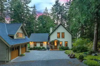 1755 EMILY LANE, Bowen Island BC V0N 1G2