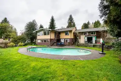 1440 MOUNTAIN HIGHWAY, North Vancouver BC V7J 2M3