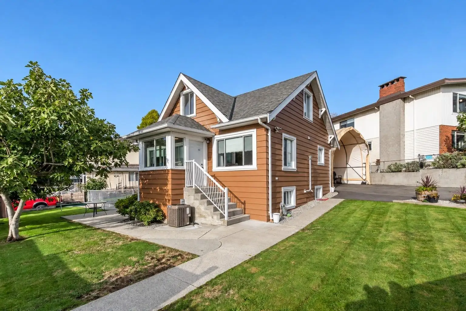 1276 DOUGLAS ROAD, Burnaby BC V5C 4Z9