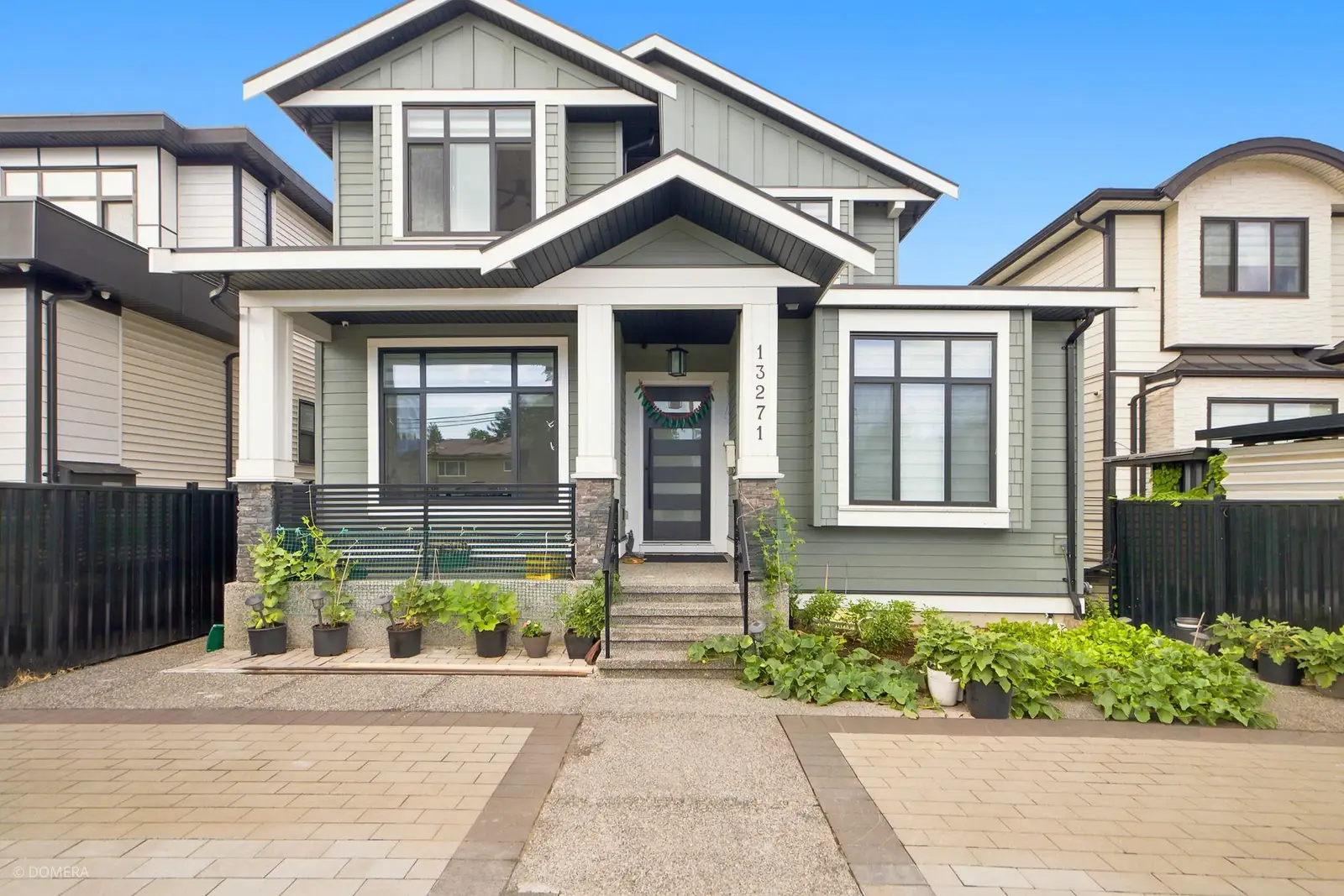 13271 80 AVENUE, Surrey BC V3W 3B4