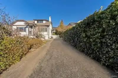 2317 KINGS AVENUE, West Vancouver BC V7V 2C3