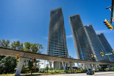 2208 4890 LOUGHEED HIGHWAY, Burnaby BC V5C 0N2