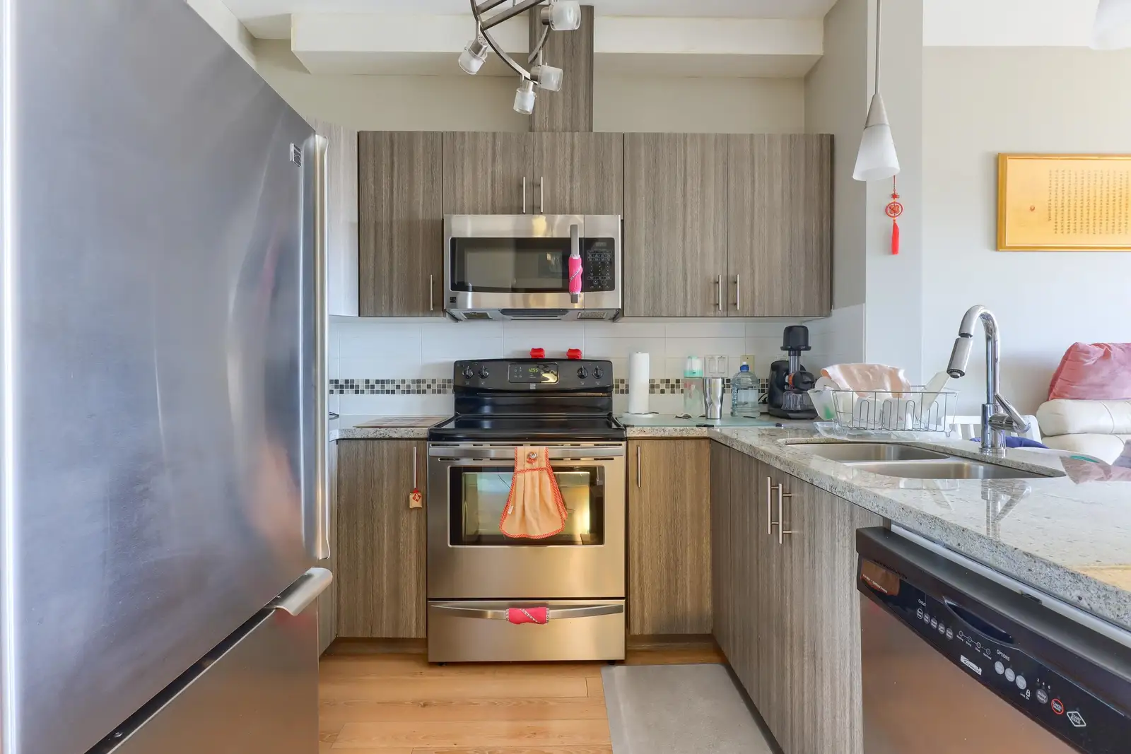 PH1 7738 EDMONDS STREET, Burnaby BC V3N 1B8