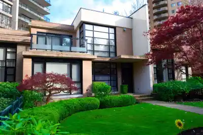 6198 WILSON AVENUE, Burnaby BC V5H 2R8