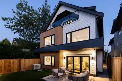 #2 1079 E 14TH AVENUE, Vancouver BC V5T 2P1