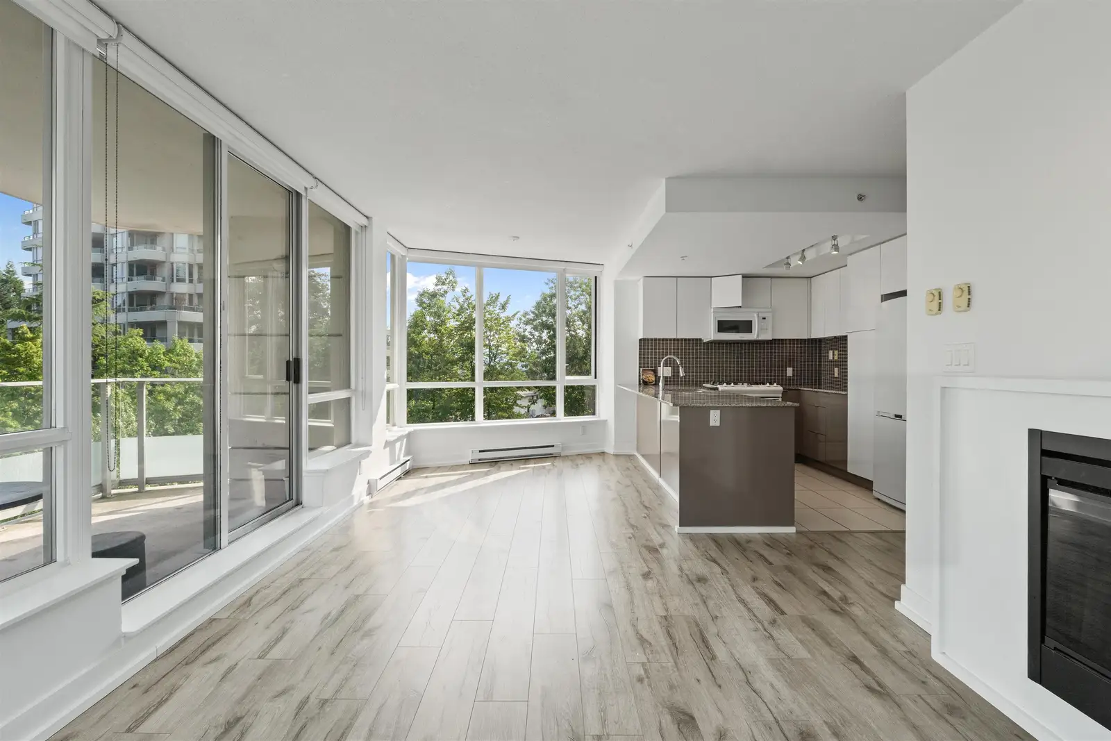 302 4808 HAZEL STREET, Burnaby BC V5H 0A2