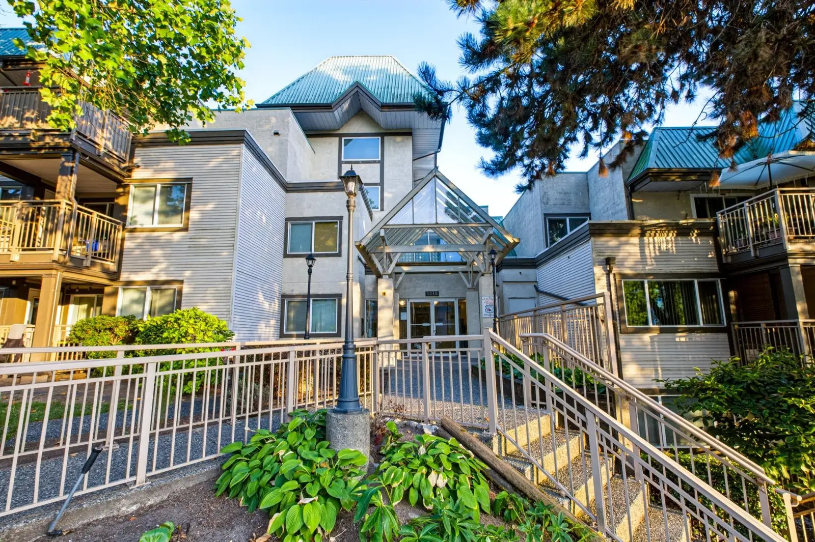 612 1310 CARIBOO STREET, New Westminster BC V3M 1X2