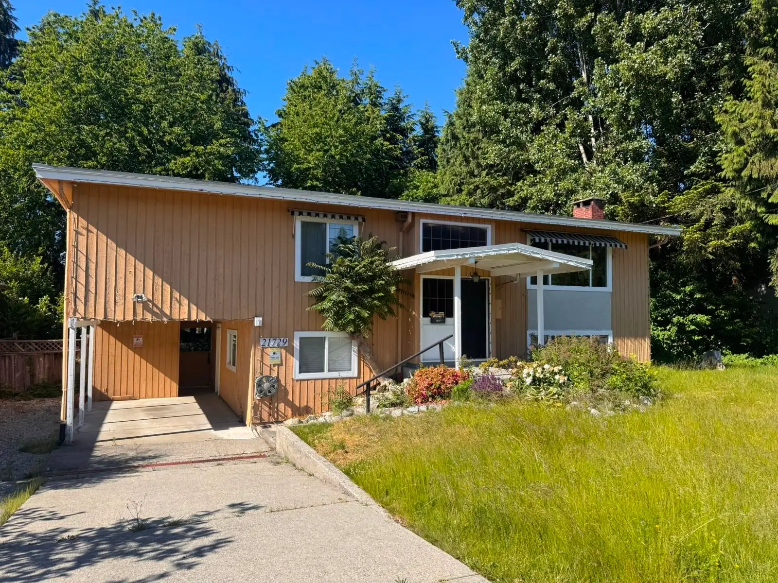 21729 124 AVENUE, Maple Ridge BC V2X 4H6