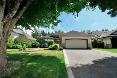 16524 84A AVENUE, Surrey BC V4N 3H2