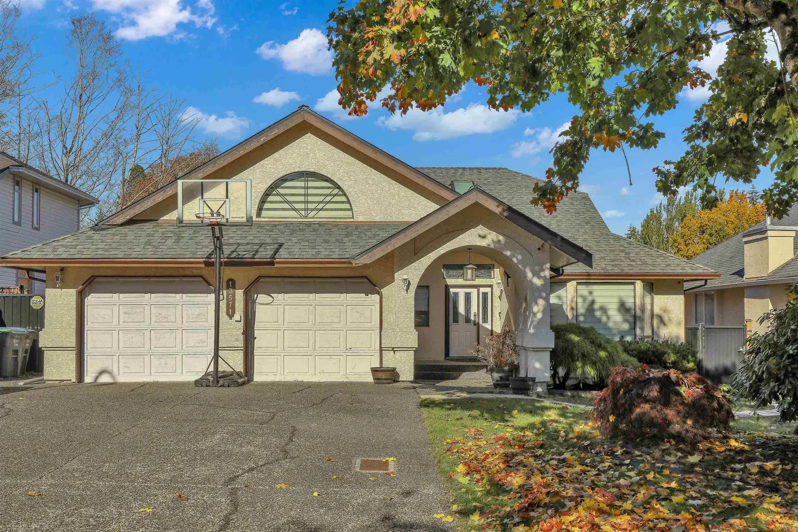 13571 60A AVENUE, Surrey BC V3X 1H7