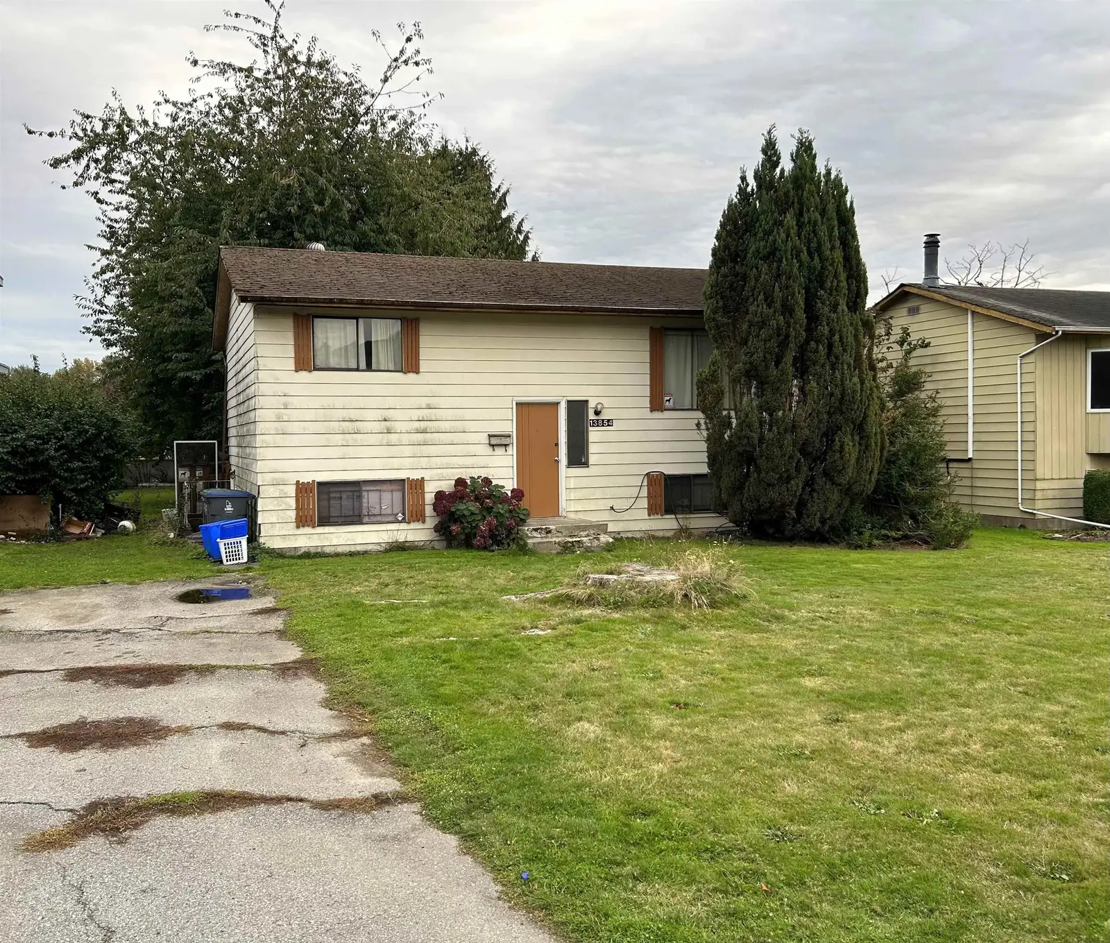 13854 89A AVENUE, Surrey BC V3V 6K9