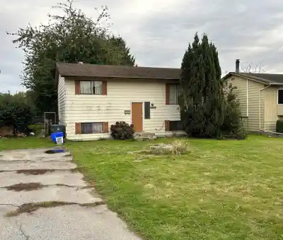 13854 89A AVENUE, Surrey BC V3V 6K9