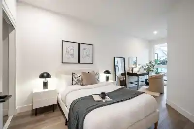 209 422 LAKEWOOD DRIVE, Vancouver BC V5L 0E8