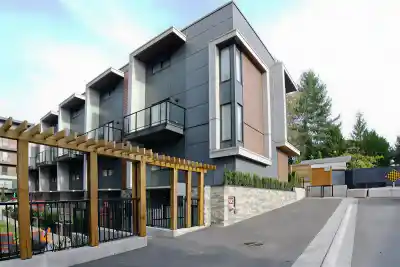 202 381 CLAYTON STREET, Coquitlam BC V3K 0J8