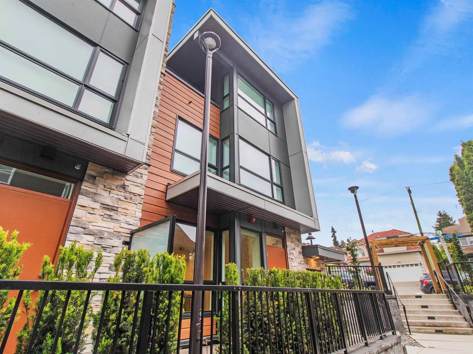 113 390 GUILBY STREET, Coquitlam BC V3K 0J8