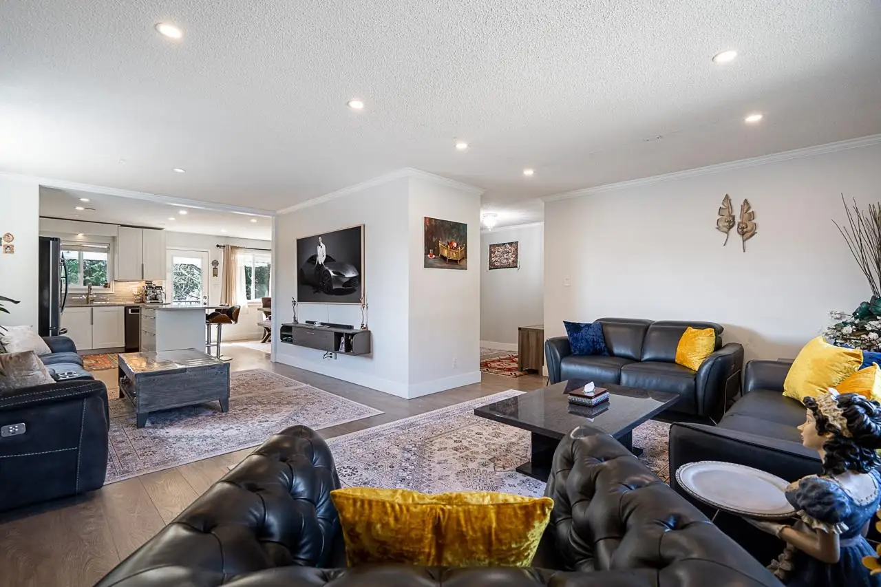 2333 KIRKSTONE ROAD, North Vancouver BC V7J 3M1