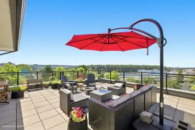 304 1306 FIFTH AVENUE, New Westminster BC V3M 0K5