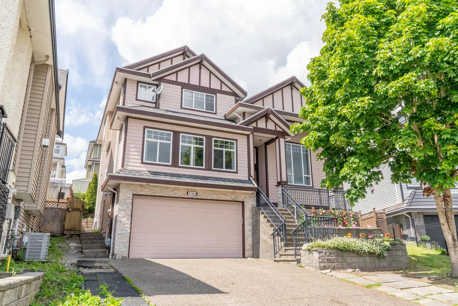 7161 151 STREET, Surrey BC V3S 7Y8