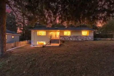 10032 122 STREET, Surrey BC V3V 4M5