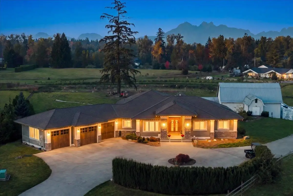 22439 96 AVENUE, Langley BC V1M 3T6