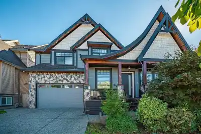 18070 67 AVENUE, Surrey BC V3S 8C3