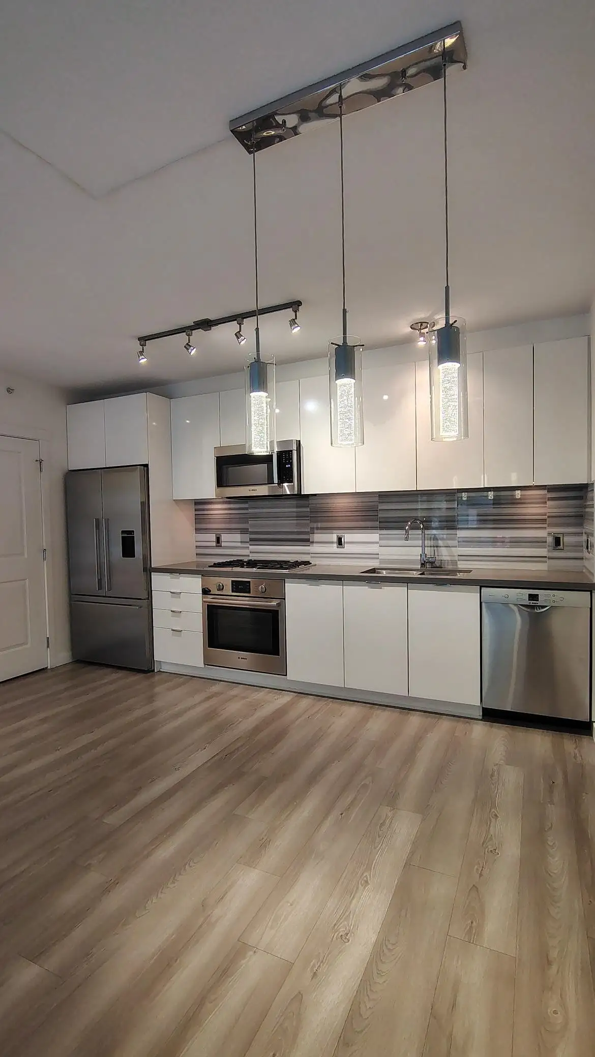 101 3168 RIVERWALK AVENUE, Vancouver BC V5S 0B8