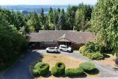 1084 GROVELAND ROAD, West Vancouver BC V7S 1Z4