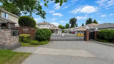 105 12233 92 AVENUE, Surrey BC V3V 7R8