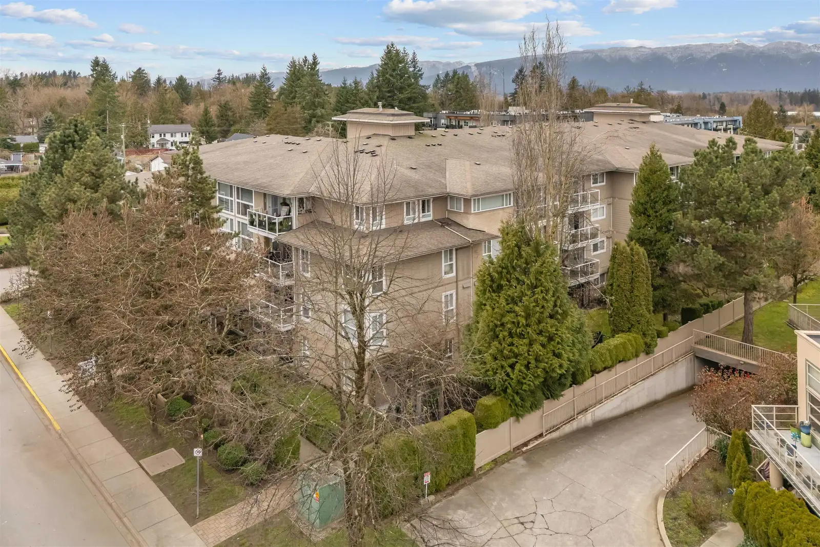 213 22255 122 AVENUE, Maple Ridge BC V2X 3X8