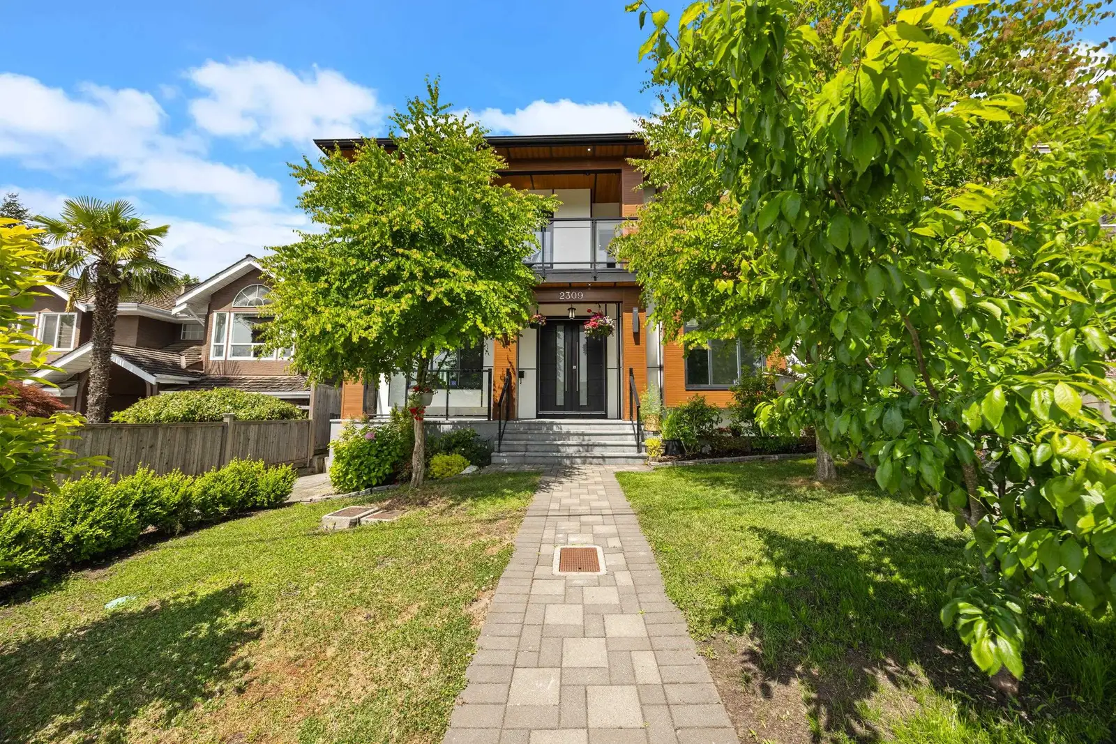 2309 DUBLIN STREET, New Westminster BC V3M 3B3