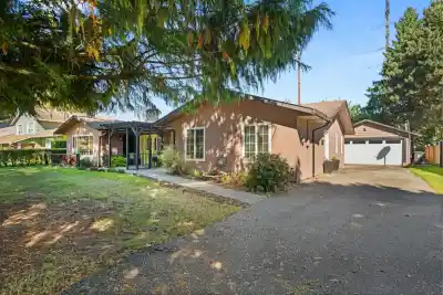 20553 43A AVENUE, Langley BC V3A 3C7