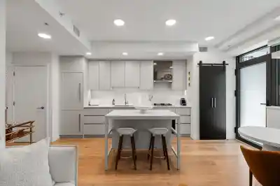 9 2366 BIRCH STREET, Vancouver BC V6H 0C7