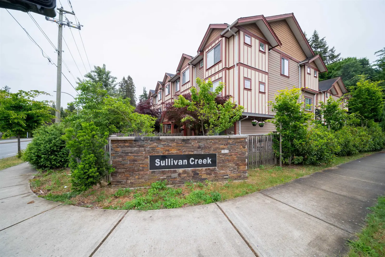 3 6388 140 STREET, Surrey BC V3W 1Y8