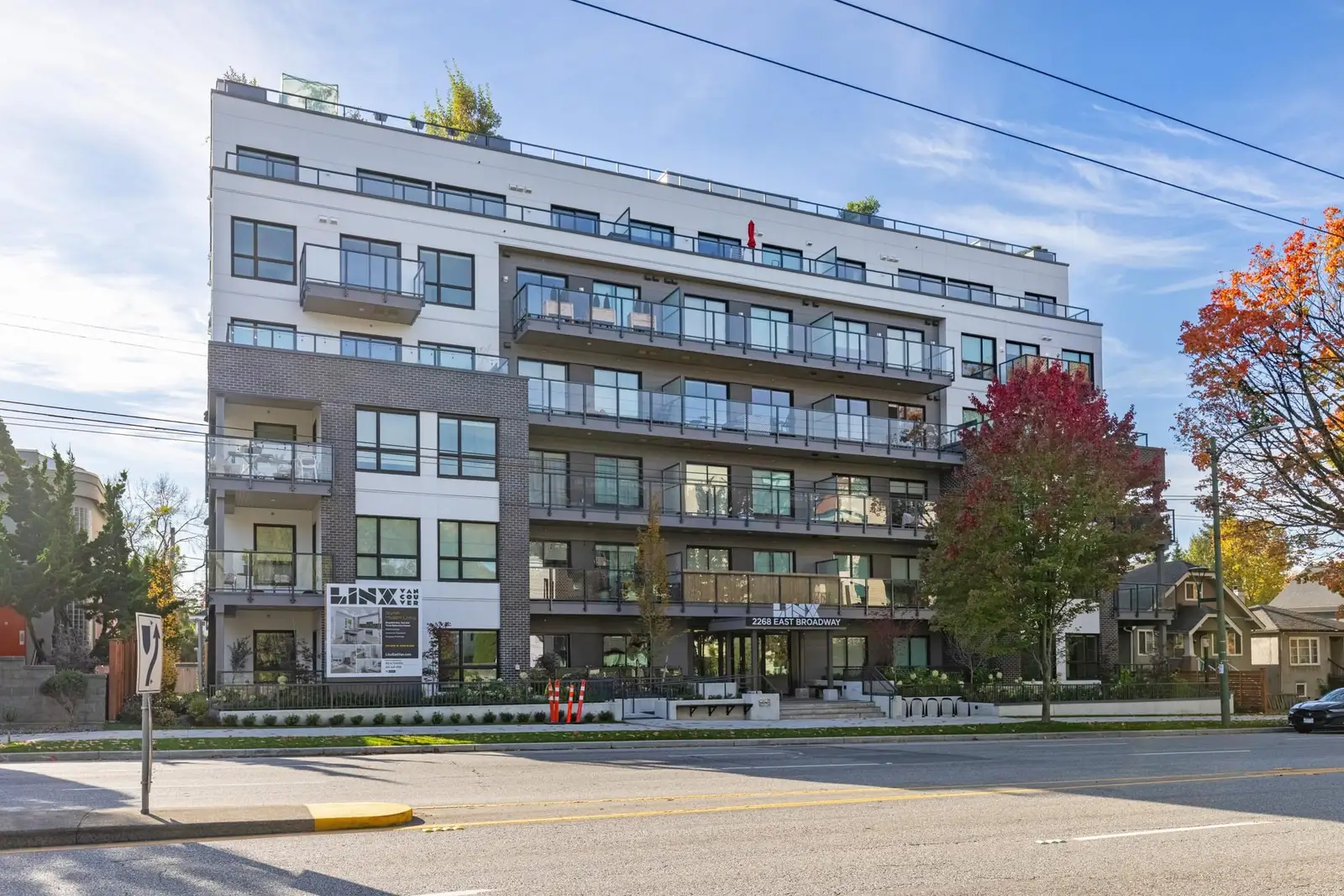 208 2268 E BROADWAY, Vancouver BC V5N 0L2