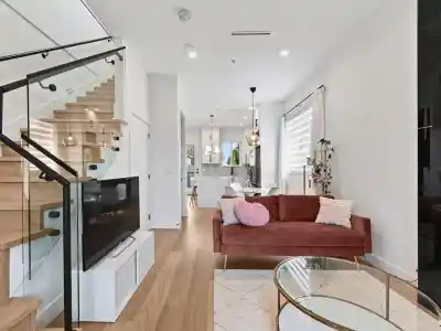 2977 E 42ND AVENUE, Vancouver BC V5R 2Y6