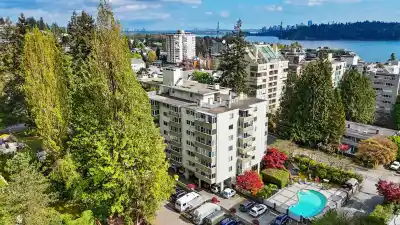 212 1425 ESQUIMALT AVENUE, West Vancouver BC V7T 1L1