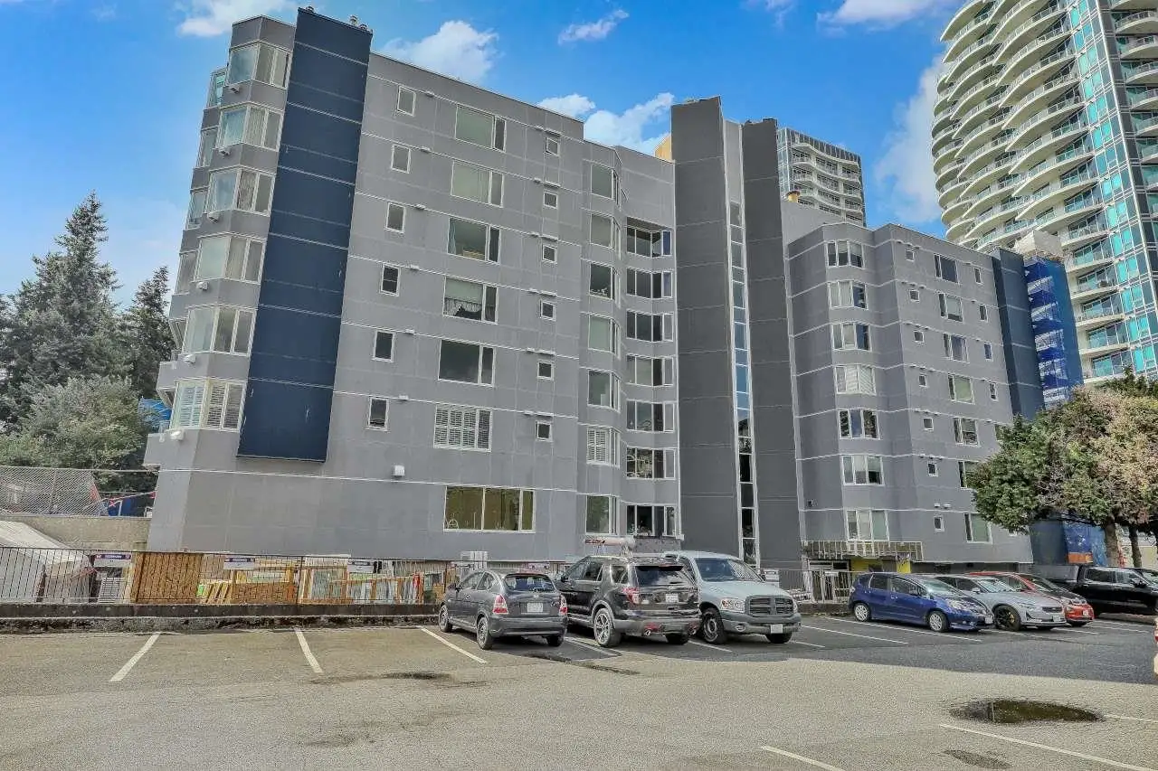 309 15111 RUSSELL AVENUE, White Rock BC V4B 2P4