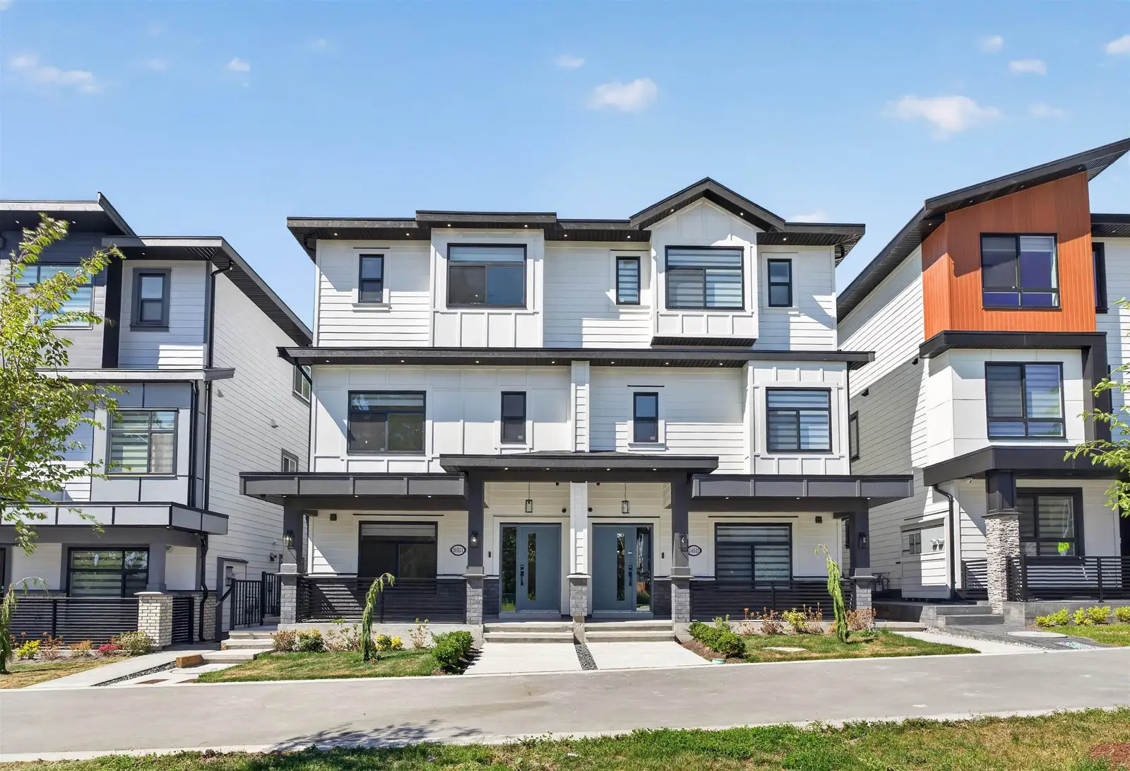 16511 20 AVENUE, Surrey BC V3Z 9M9