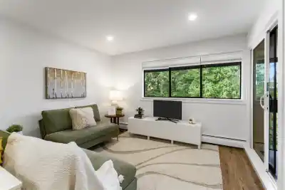 301 1561 VIDAL STREET, White Rock BC V4B 5A7